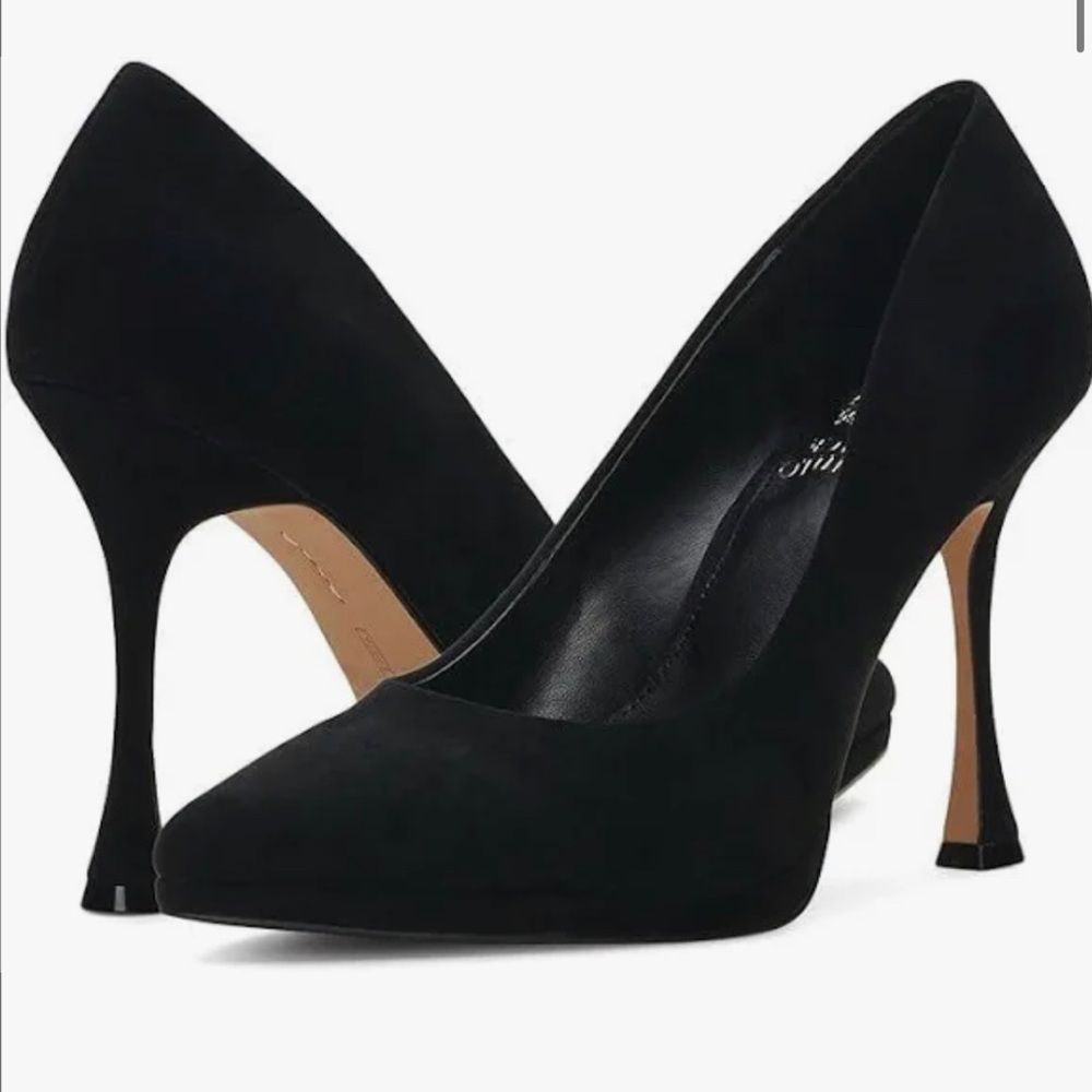 Brand New with Box Vince Camuto Puntolis Heels
Black
Genuine Suede